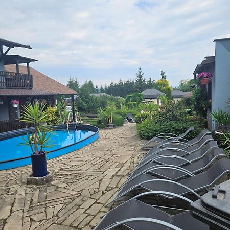 Hotel Areal Pauli à Česká Skalice Extérieur photo