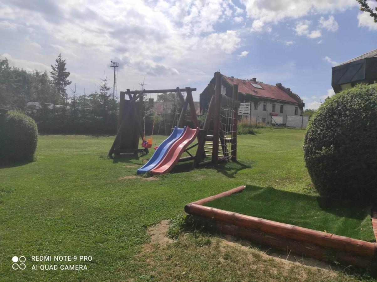 Hotel Areal Pauli à Česká Skalice Extérieur photo