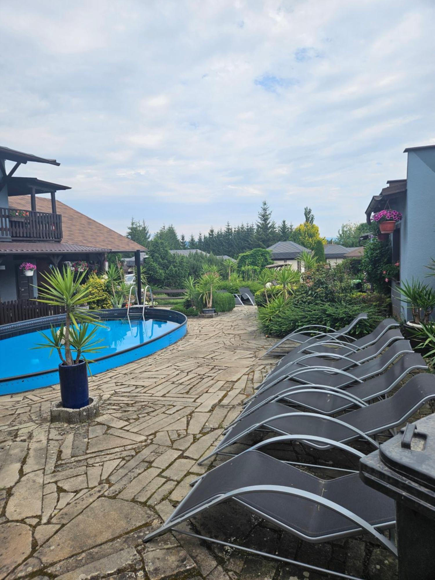 Hotel Areal Pauli à Česká Skalice Extérieur photo